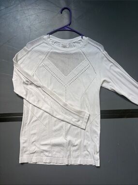 Women’s White Stretchy Top